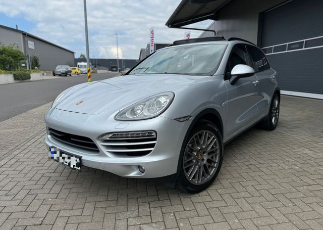 Porsche Cayenne  Panorama Klima SHZ PDC Navi Luftf ACC