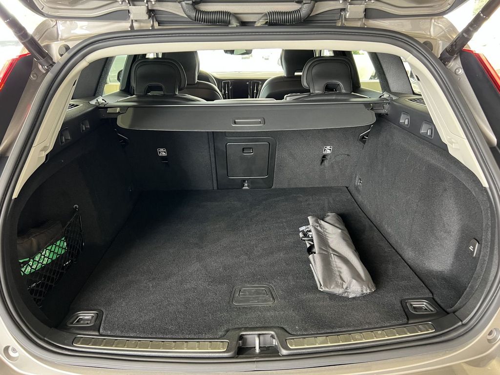 Volvo V60 Cross Country V60 CC B5 Pro AWD ACC BLIS Kamera Leder WinterPk