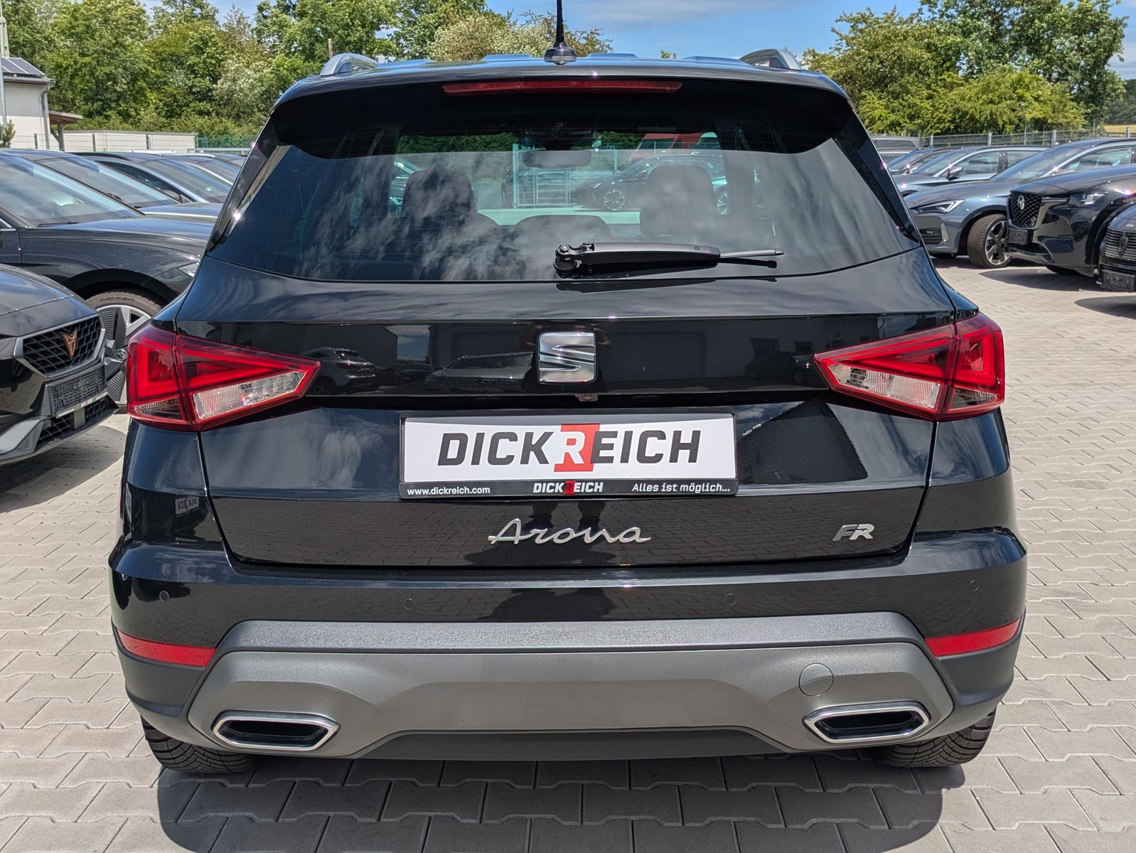Fahrzeugabbildung SEAT Arona 1.0 TSI FR DSG AHK*ACC*LED*APP*DAB*KAMERA
