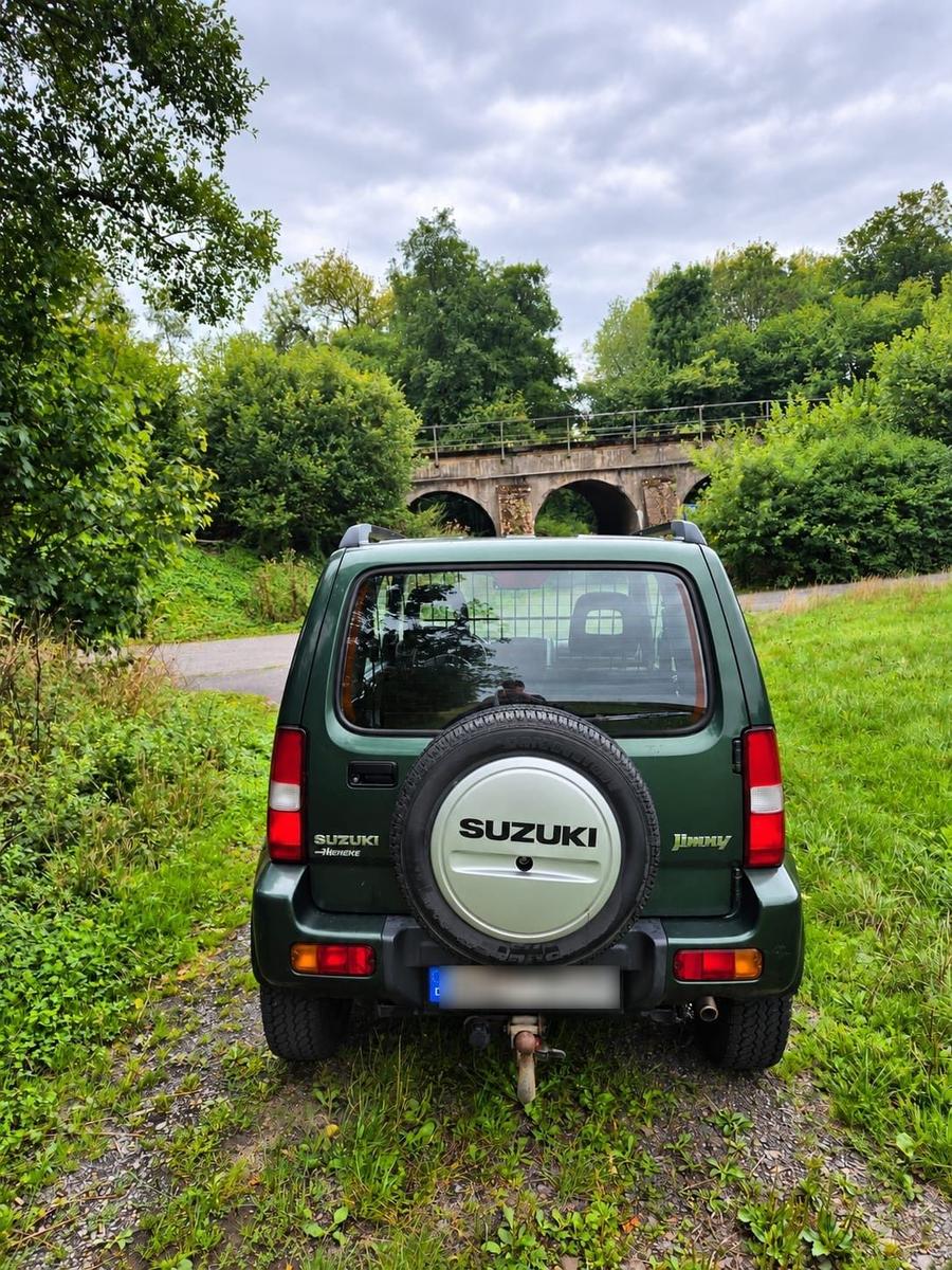 Suzuki Jimny 2010 — engine 86 HP (63kW)