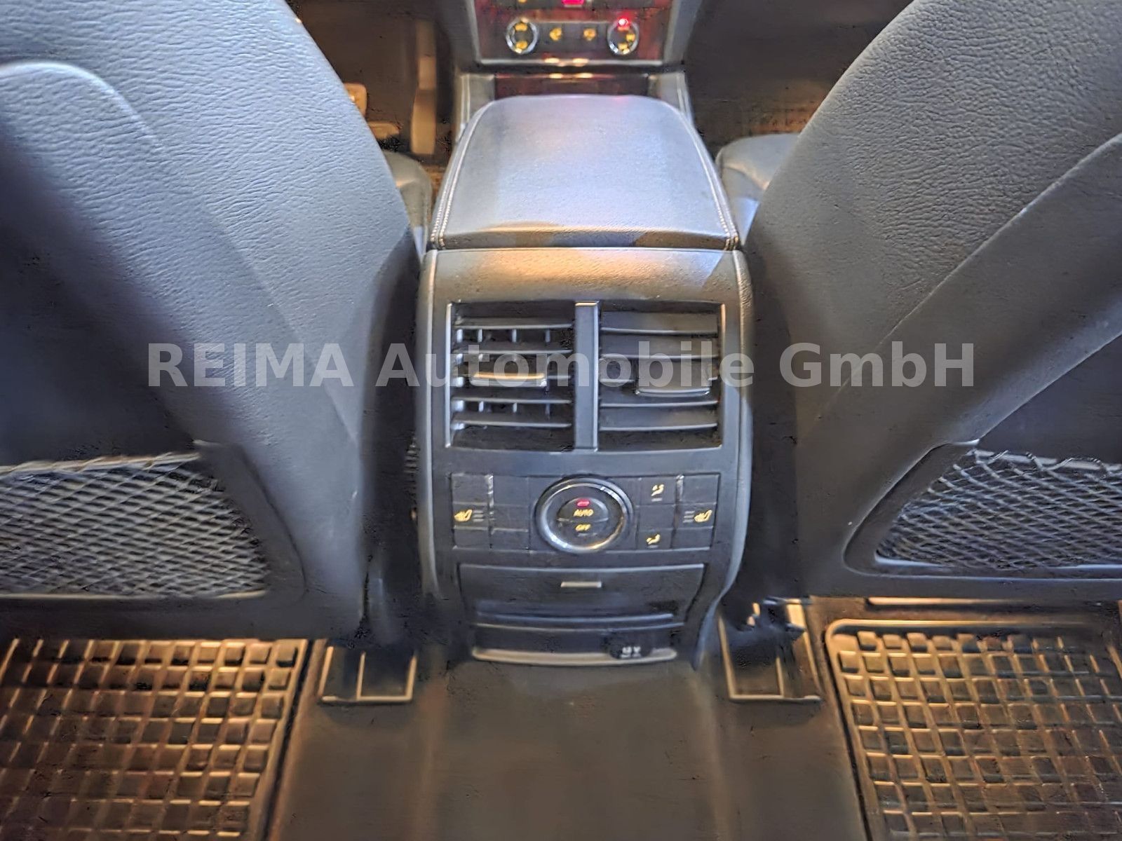 Fahrzeugabbildung Mercedes-Benz GL 350 BlueTec 4Matic, 7 Sitzer, Leder, AHK