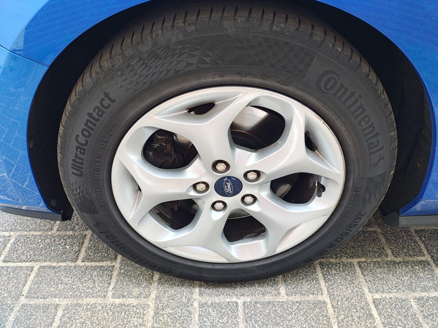Ford Focus Wagon 1.5T 150PK Stoel+Stuur+Voorruitverwa