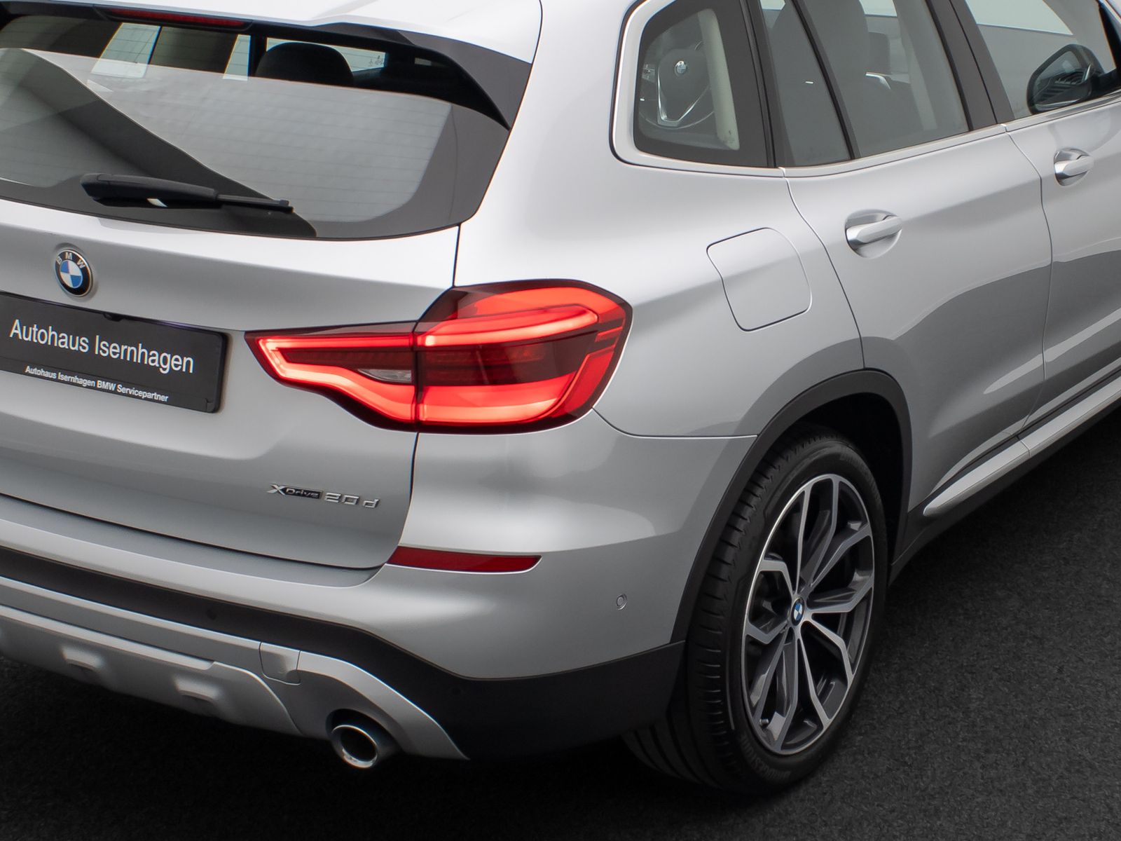 Fahrzeugabbildung BMW X3 xD20d  xLine Kamera DAB CockPit+AHK Sport 20"