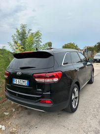 KIA Sorento - 4