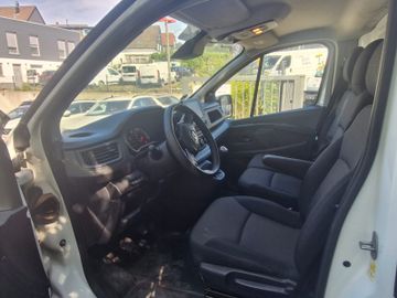 Renault Trafic - 12