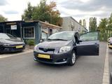 Toyota Auris Klimaauto. AllWetterReifen TÜV - Toyota Auris in Bonn