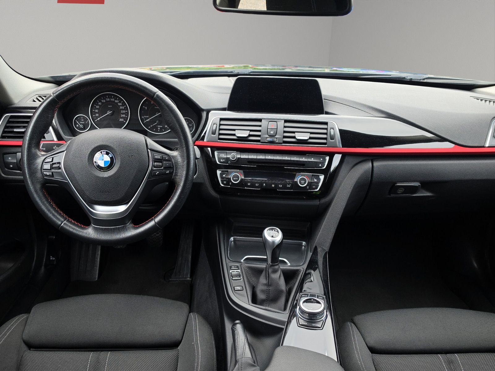 Fahrzeugabbildung BMW 3 Touring 318 d Sport Line Navi Led Scheinwerfer