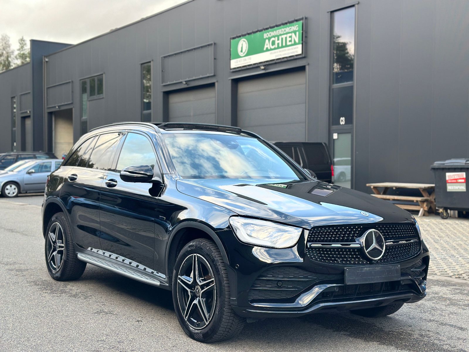 Mercedes-Benz GLC 300de 4Matic *AMG*PANO*360*ACC*MBEAM*KEYLESS
