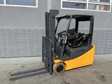 Jungheinrich EFG 216 Baujahr 2012/ Stunden 8094 / Akku 2018 / - Angebote entsprechen deinen Suchkriterien