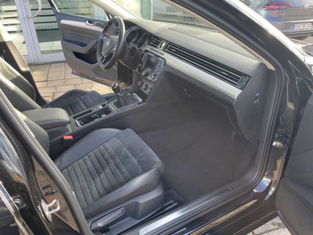 Volkswagen Passat 2.0 TDI Highline NaviLeder