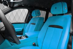 Cullinan Series II 2026 BLACK/TIFFANY VIP SEATS