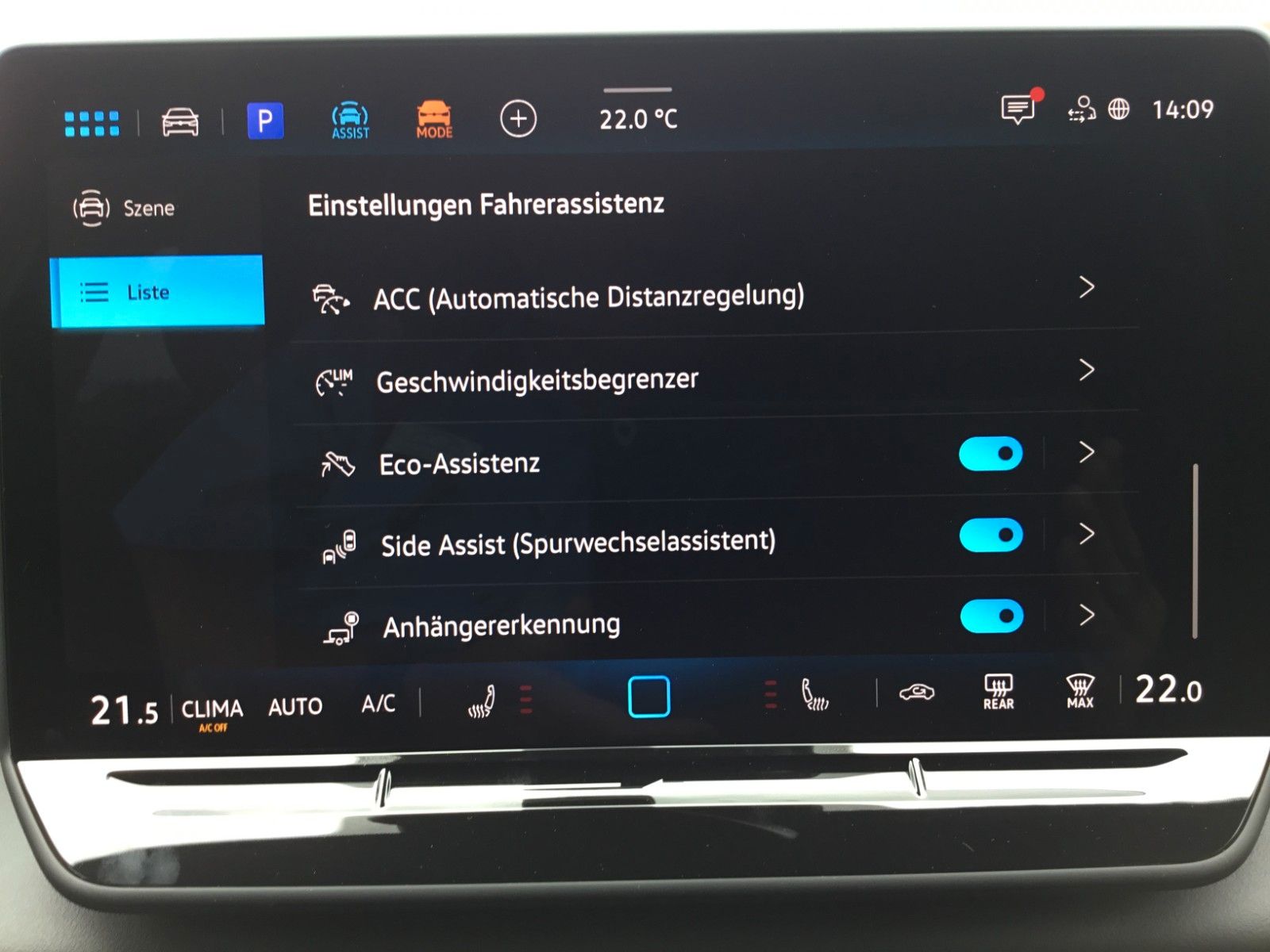 Fahrzeugabbildung Volkswagen T-Roc 1.5 eTSI DSG R-Line+AHK+LED+Navi+18"+Kessy