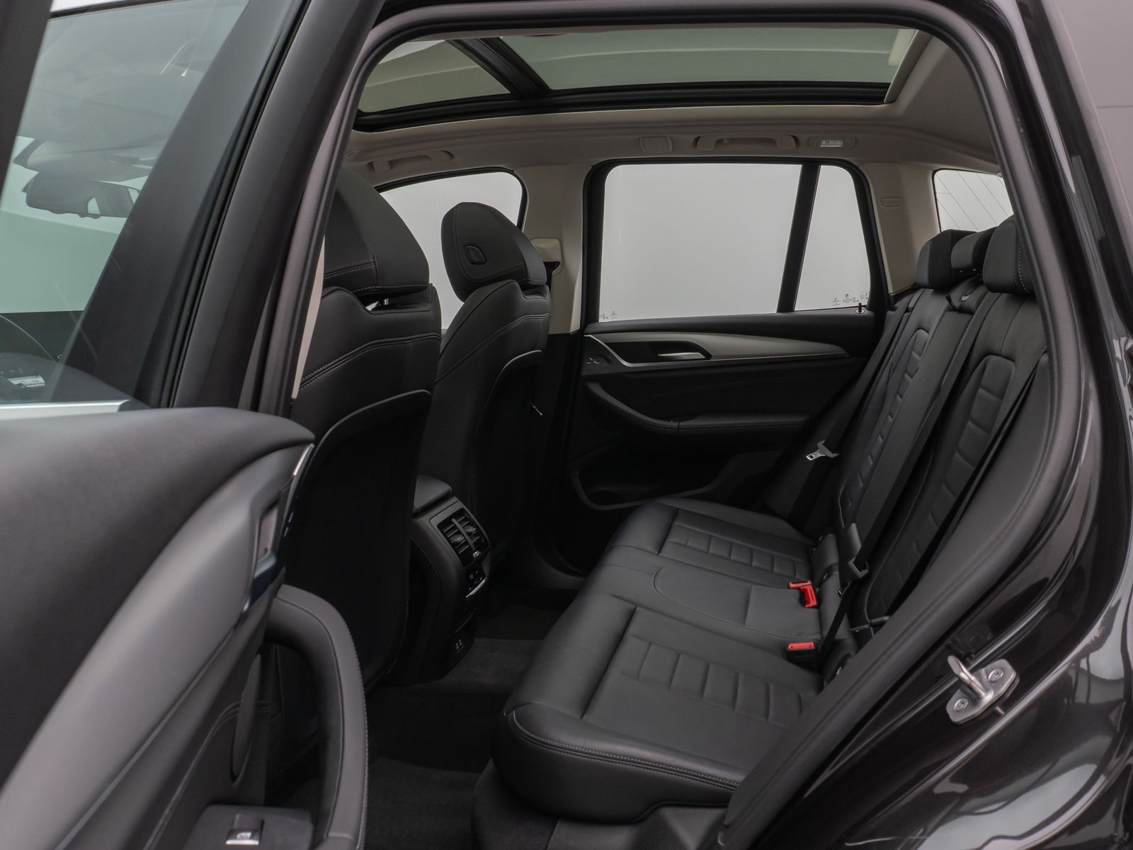 Fahrzeugabbildung BMW X3 xD20d Panorama Kamera DAB HiFi Komfort Alarm