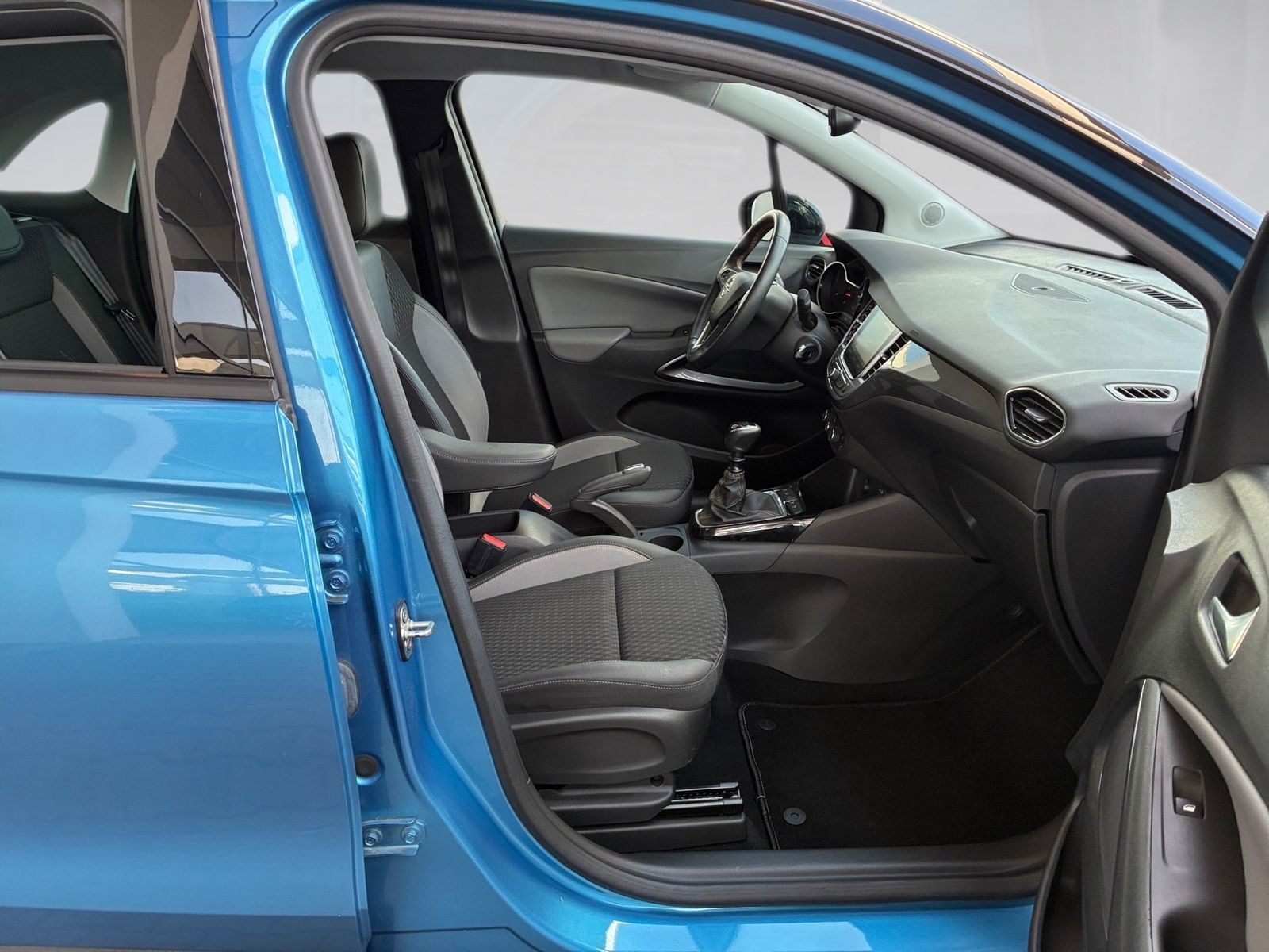 Fahrzeugabbildung Opel Crossland 1.2 Turbo Innovation Navi,SHZ,PDC,LM