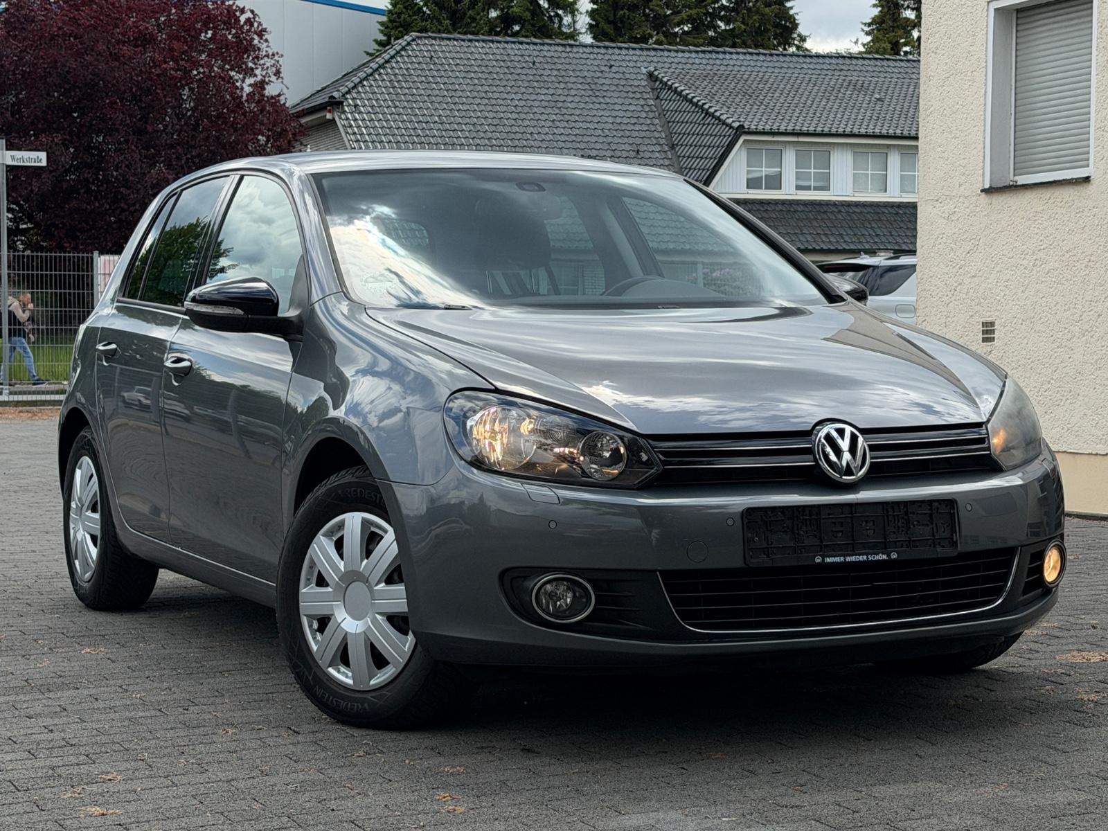Volkswagen Golf 6 1,2 TSI BMT Style ; 4 Tür. ; PDC ; AHK