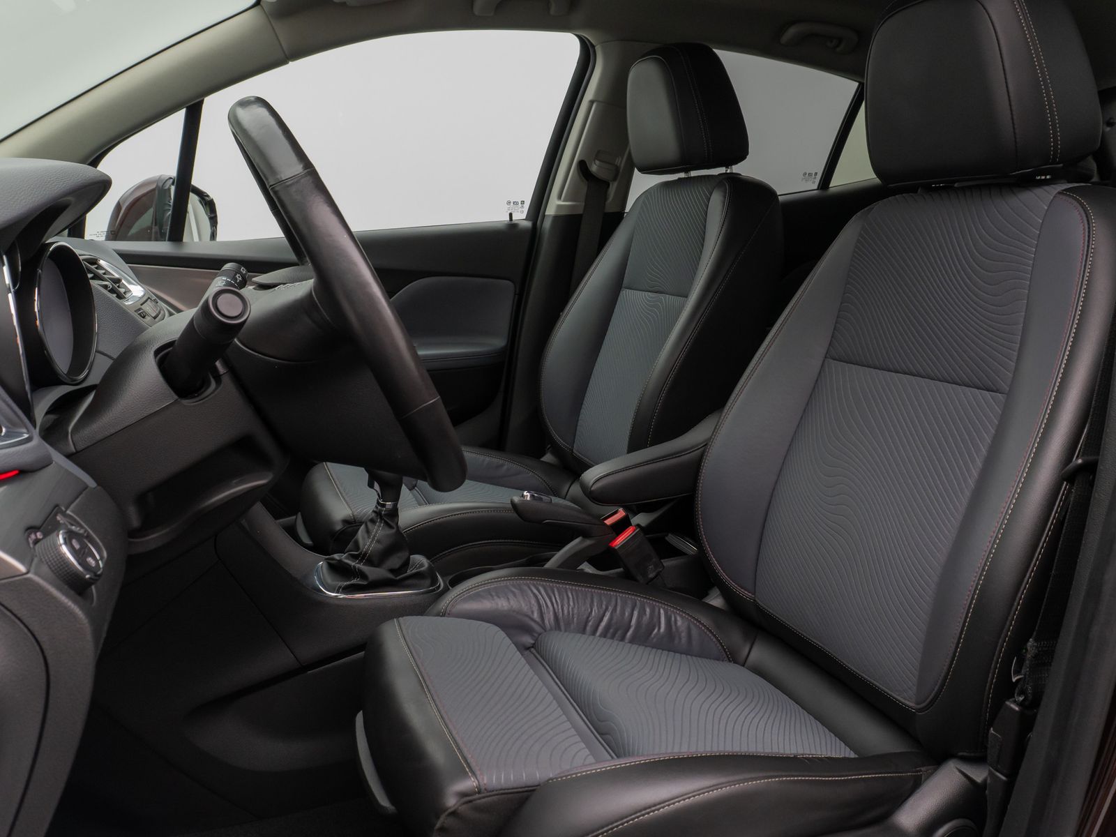 Fahrzeugabbildung Opel Mokka Innovation ecoFlex 4x4 Kamera Navi Bi-Xeno