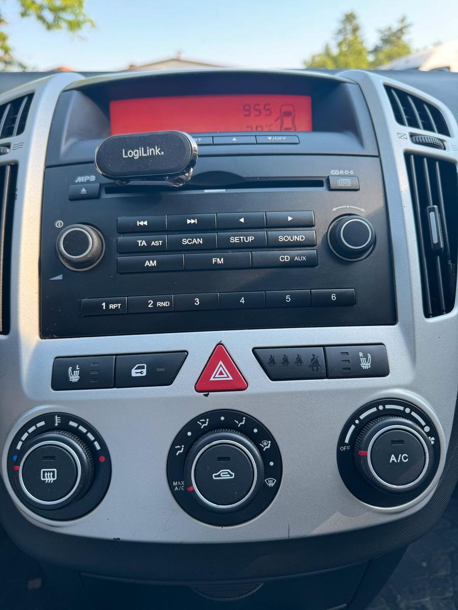 Kia cee'd 2009 — photo 15