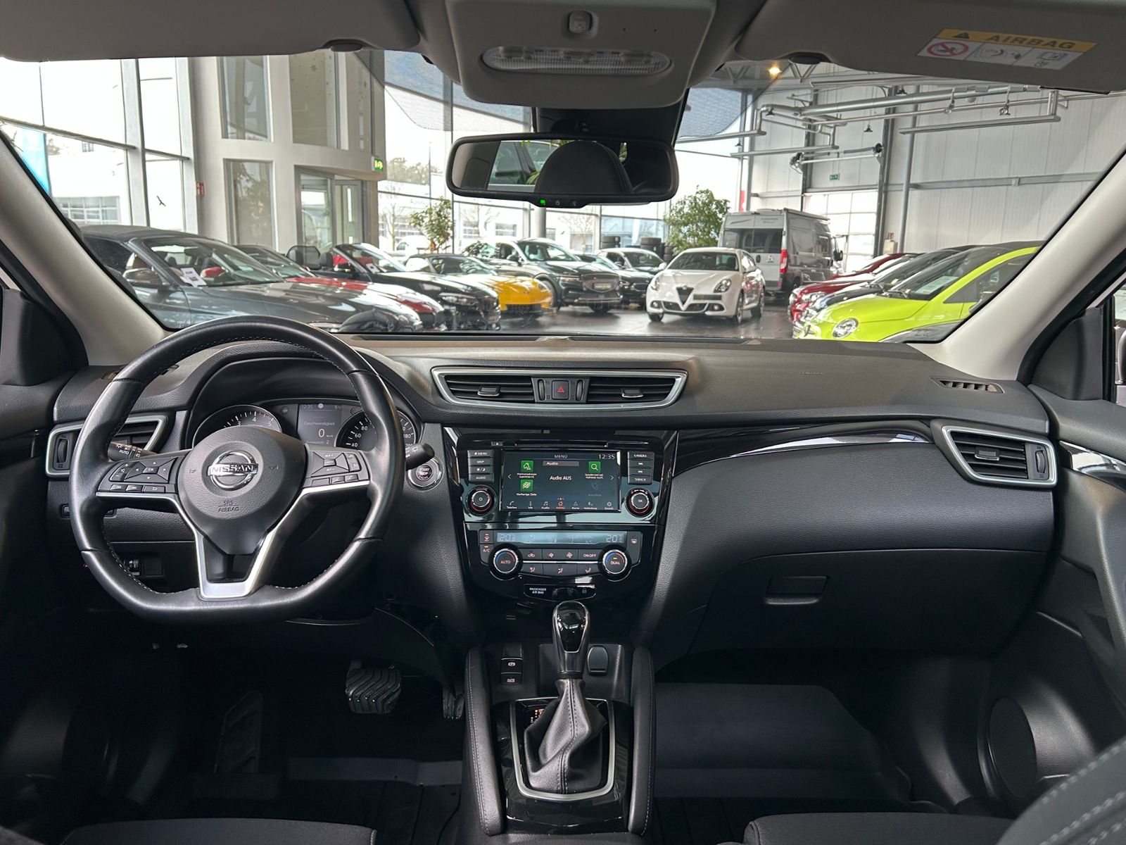 Fahrzeugabbildung Nissan Qashqai Zama PANO AHK 360° NAV SHZ 18"
