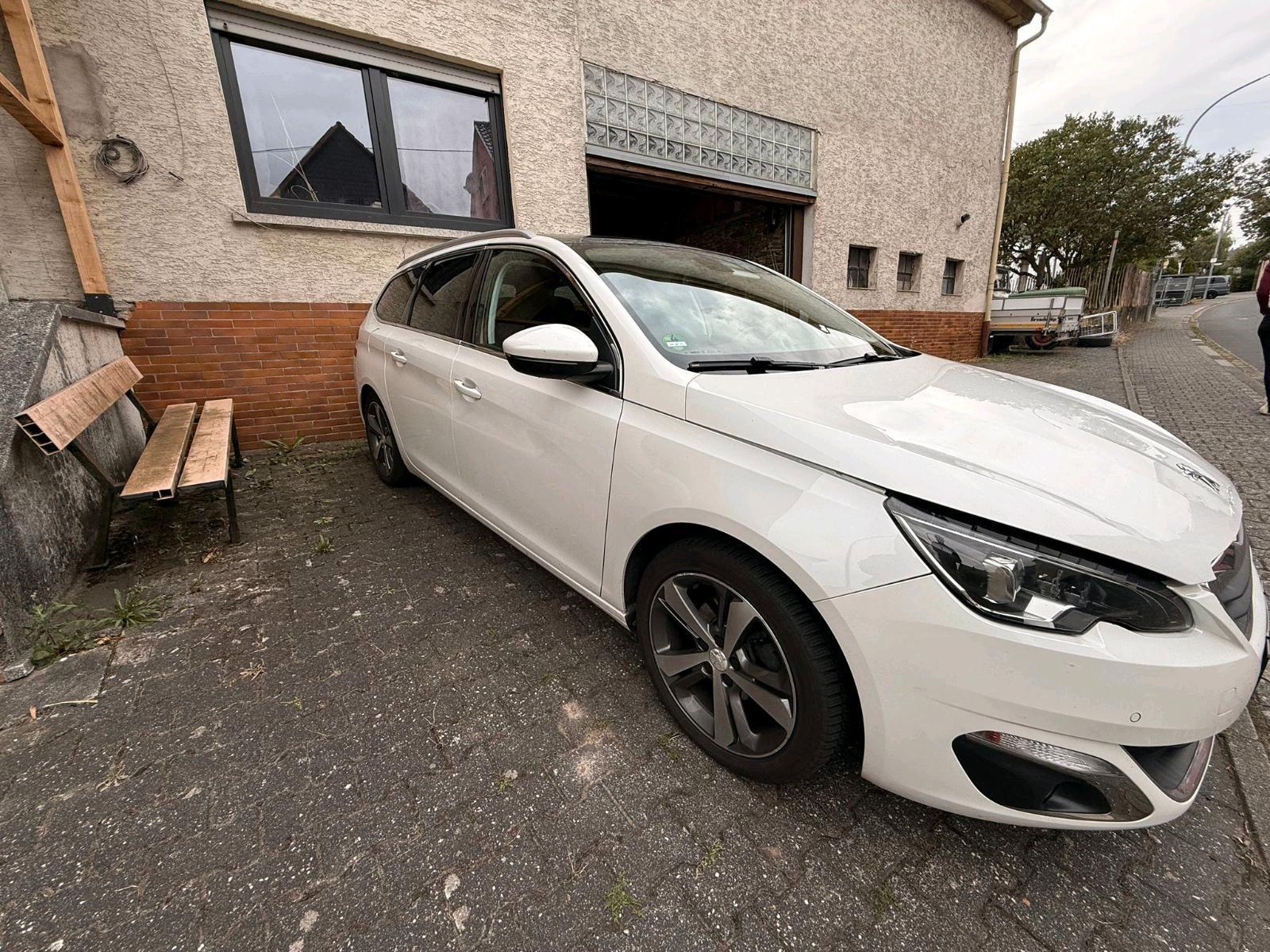Peugeot 308, 2015