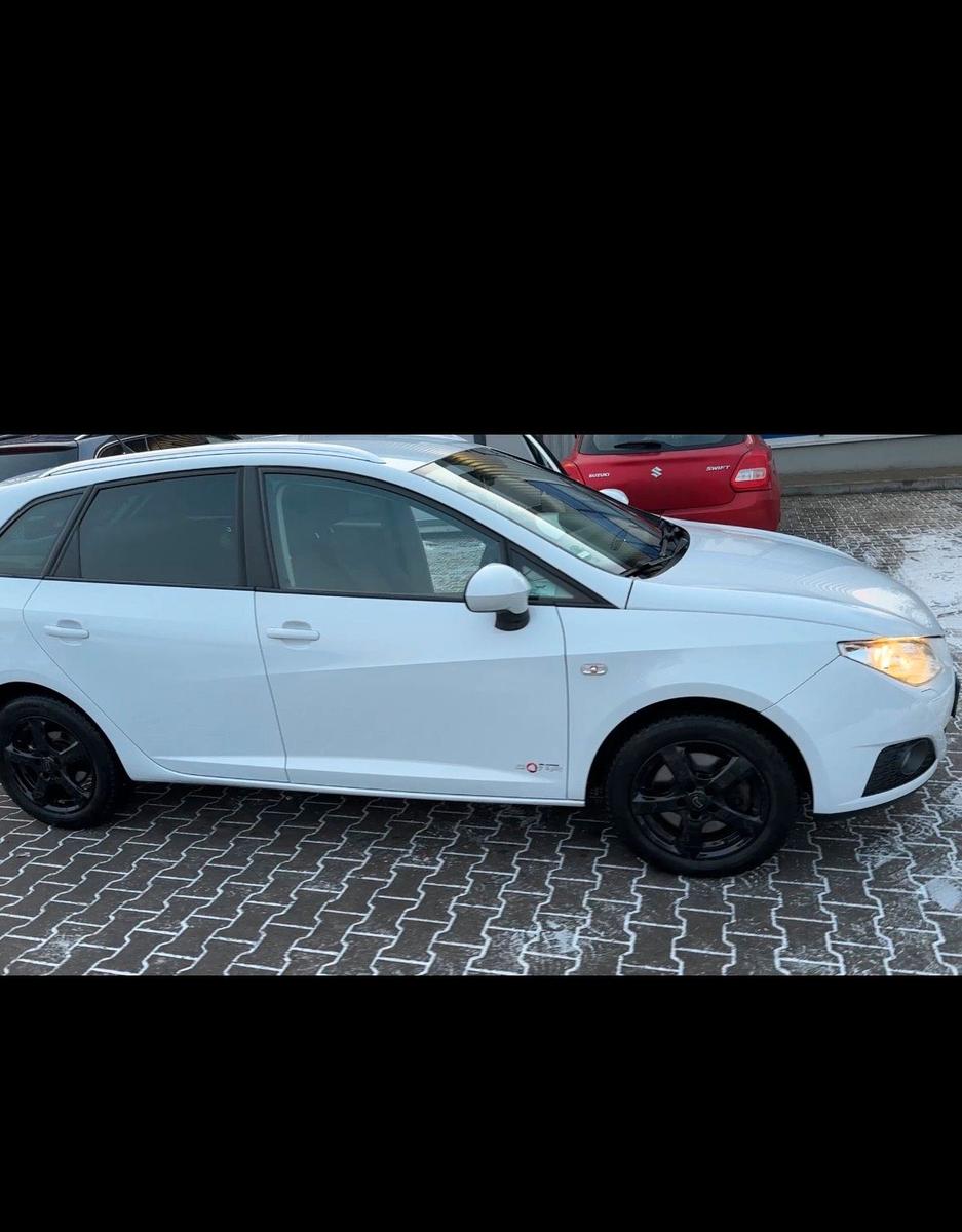 Seat Ibiza 2012 — rear view
