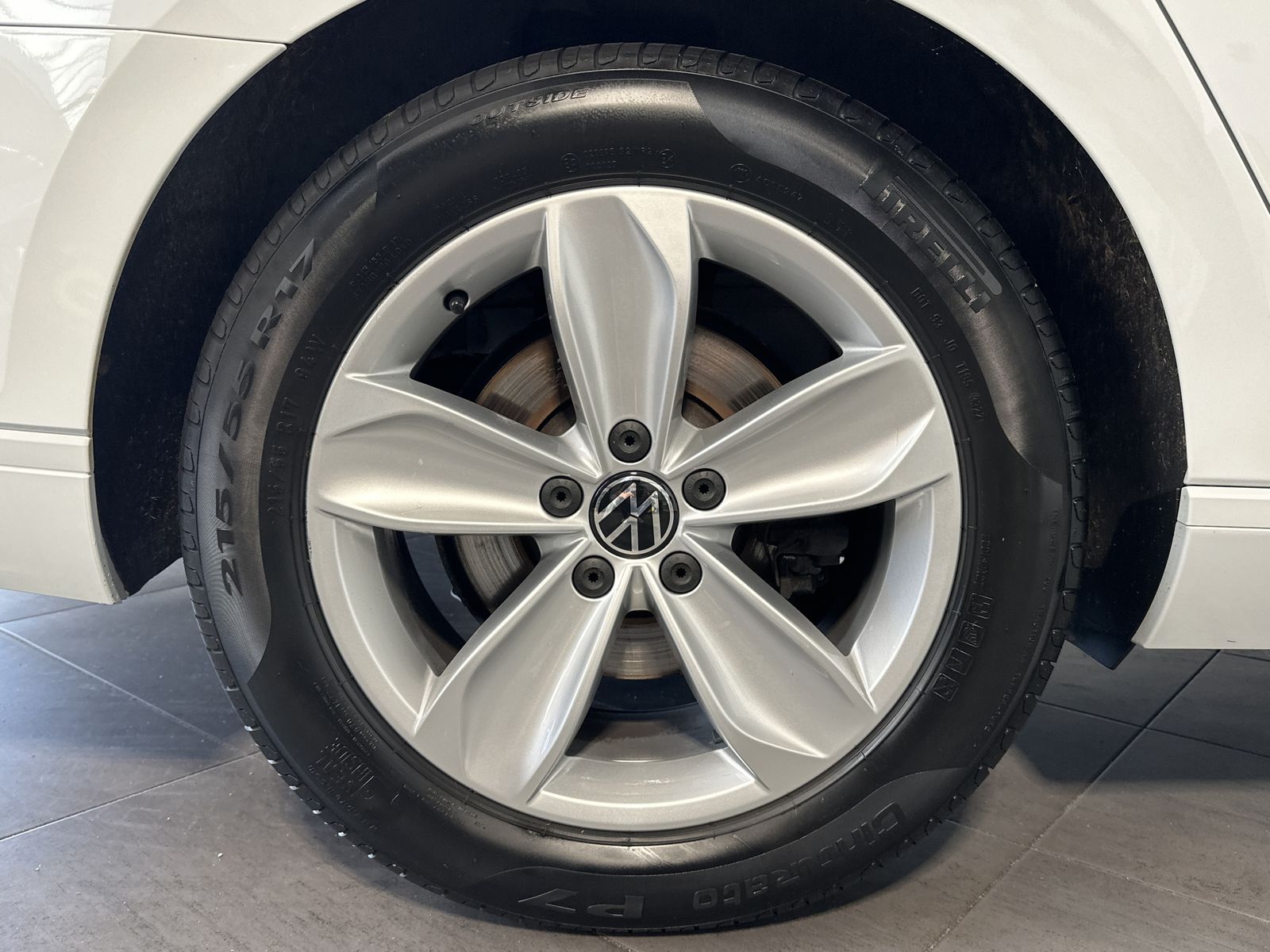 Fahrzeugabbildung Volkswagen Passat Variant Business NAV+LED+PANO+AHK+17ZO+PP