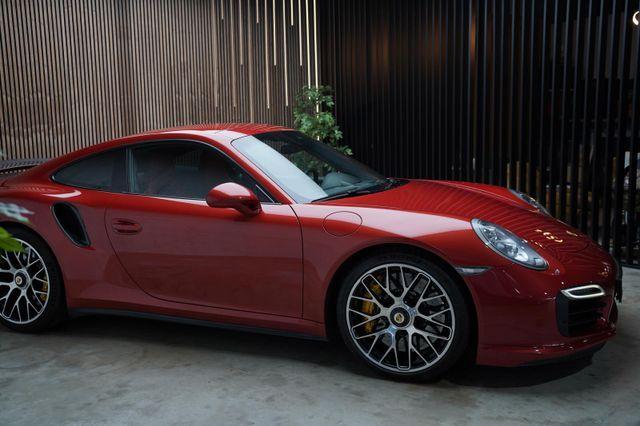 Porsche 911 991.1 Turbo S 560 ch • PDK • Burmester • Toit ouvrant • Sièges Sport Plus 18 réglages • PCCB