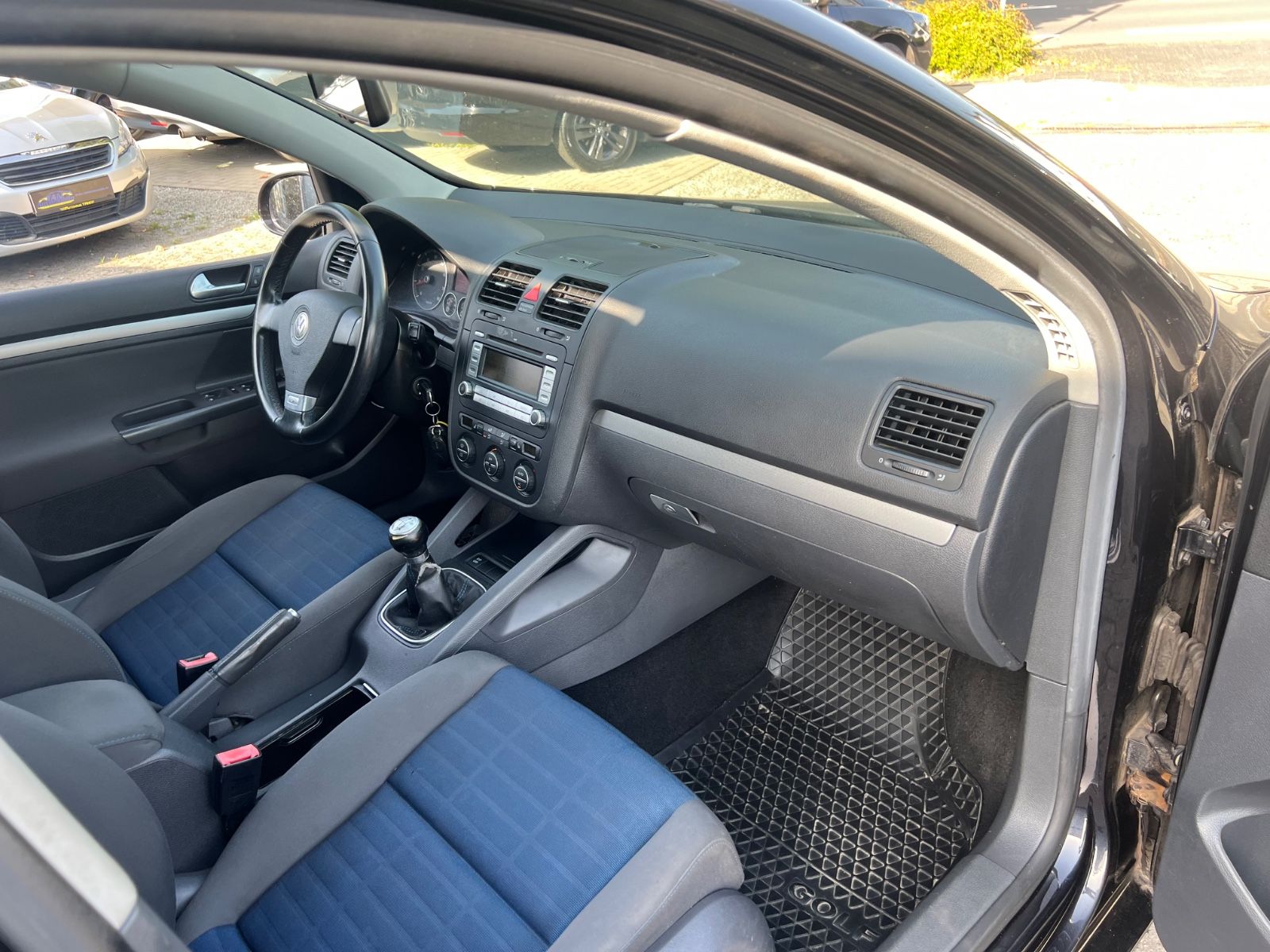 Fahrzeugabbildung Volkswagen Golf V Lim. Tour Edition *1.HAND*