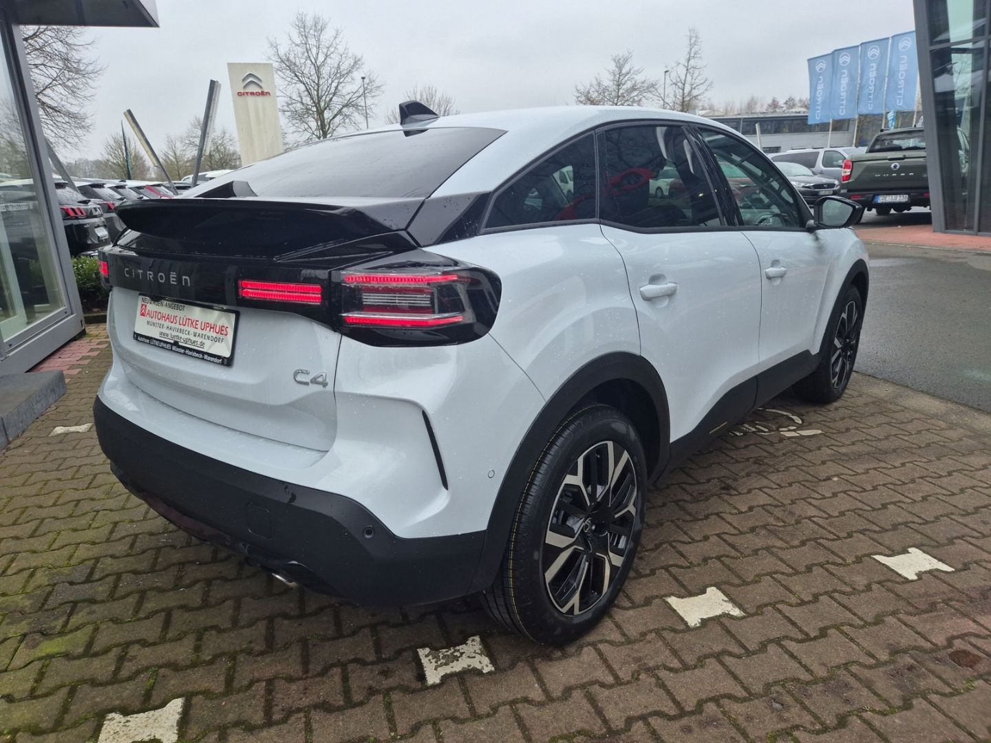Fahrzeugabbildung Citroën C4 Max 1.2 Hybrid 136 e-DCS6 SHZ Keyless