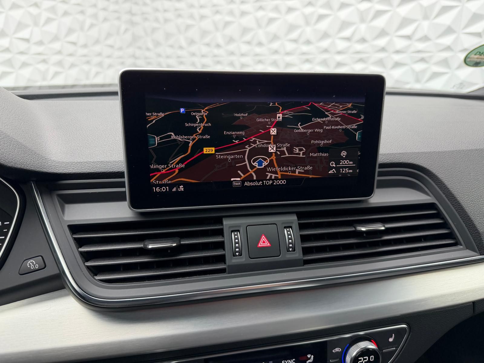 Fahrzeugabbildung Audi Q5 40 TDI S-LINE/QUA/ACC/AHK/MATRIX/KEYLES/RCAM