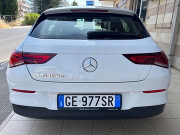 Mercedes CLA 180 Shooting Brake - 3