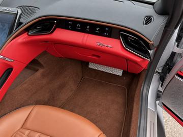 صورة 6 لـ 2021 Ferrari ROMA
