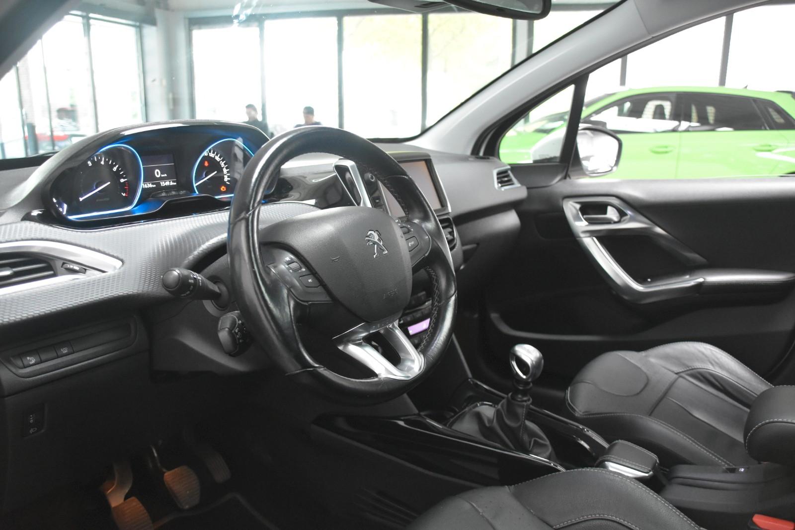 Peugeot 2008 Allure Leder Panorama Navi Android 2.Hd