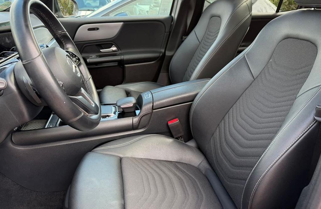 Mercedes-Benz GLB 180