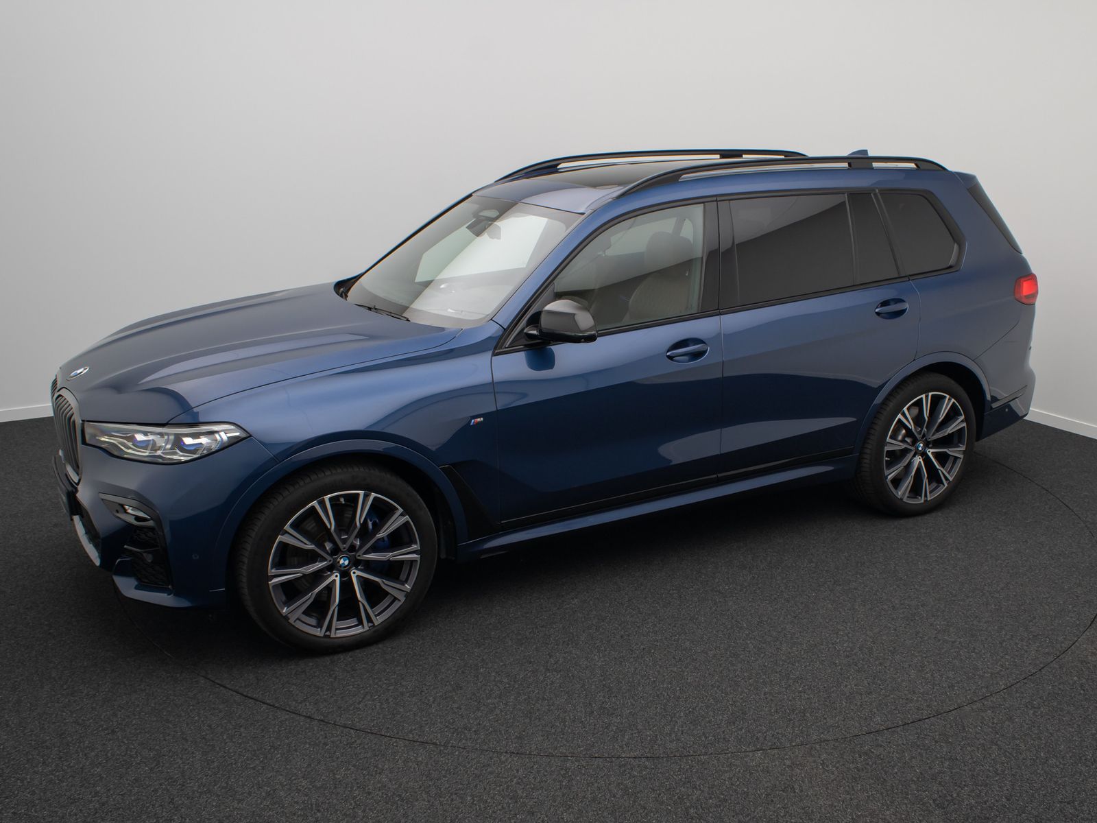 Fahrzeugabbildung BMW X7 M50i  Massage 360°B&W Laser DAB SkyLounge 22"