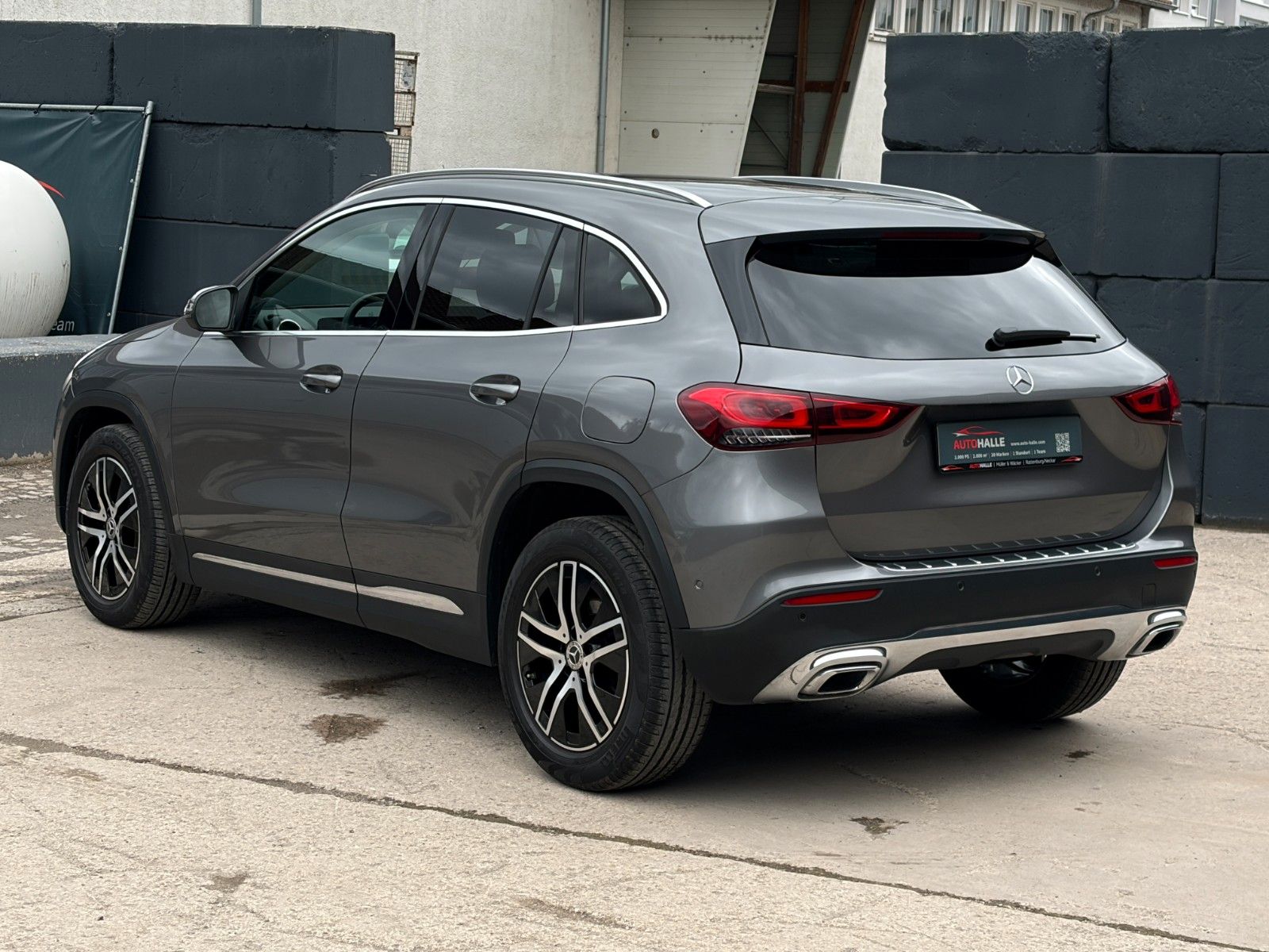 Fahrzeugabbildung Mercedes-Benz GLA 200 7G-DCT Progressive CarPlay Temp CAM AHK