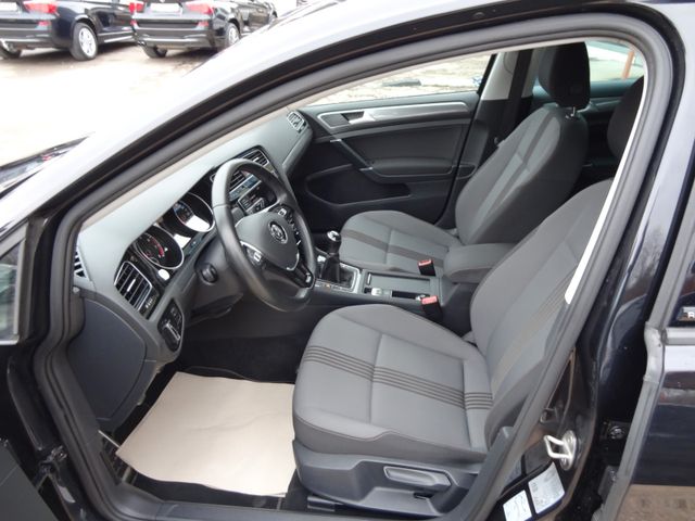 Fahrzeugabbildung Volkswagen Golf VII Lim. Allstar/ 2.Hd/SitzH/Navi/PDC/Tempo