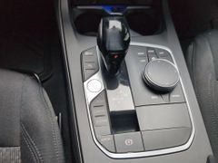 BMW 116 i Aut. Advantage HuD LiveCo LED PDC