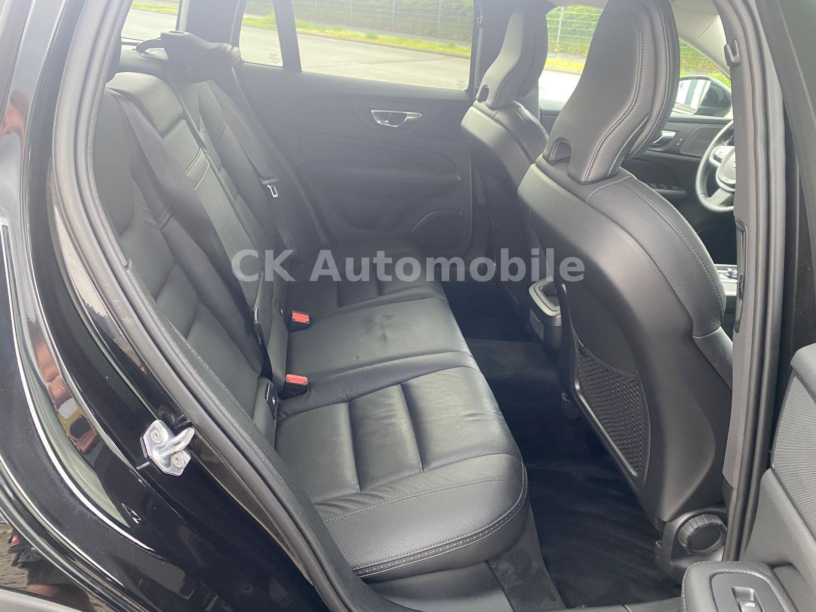 Fahrzeugabbildung Volvo V60 D4 CrossCountry Pro AWD/Navi/BLIS/Kamera/LED