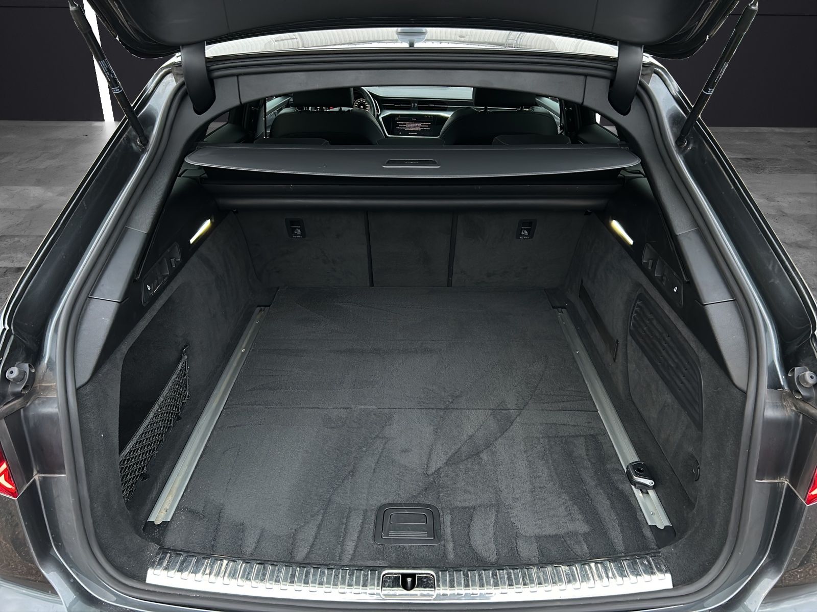 Fahrzeugabbildung Audi A6 Avant 45 TDI quattro sport S-tronic S-Line Ma