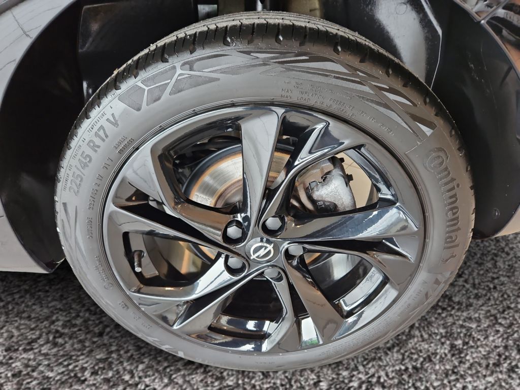 Fahrzeugabbildung Opel Astra 1.2 Turbo Start/Stop GS Line