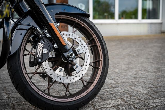 Fahrzeugabbildung Harley-Davidson ROAD GLIDE ST 117 MY22 FLTRXST - 1.HAND -