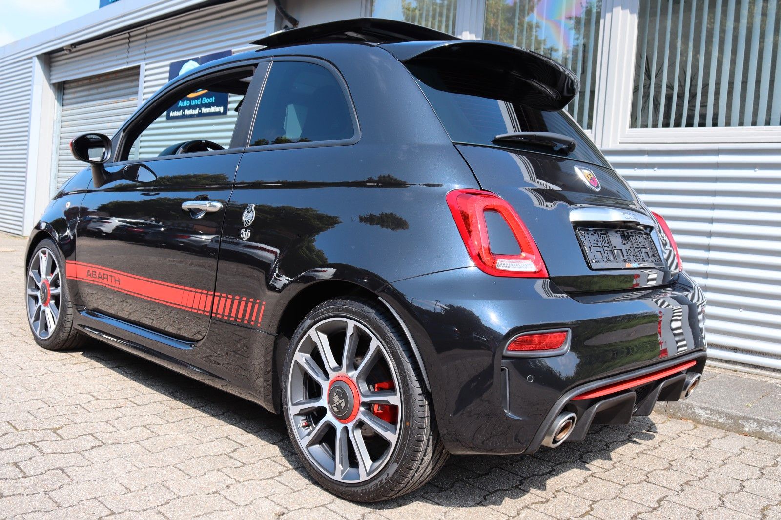 Fahrzeugabbildung Fiat 595 ABARTH LEDER PANO NAVI BEATS XENON PDC  1Hd