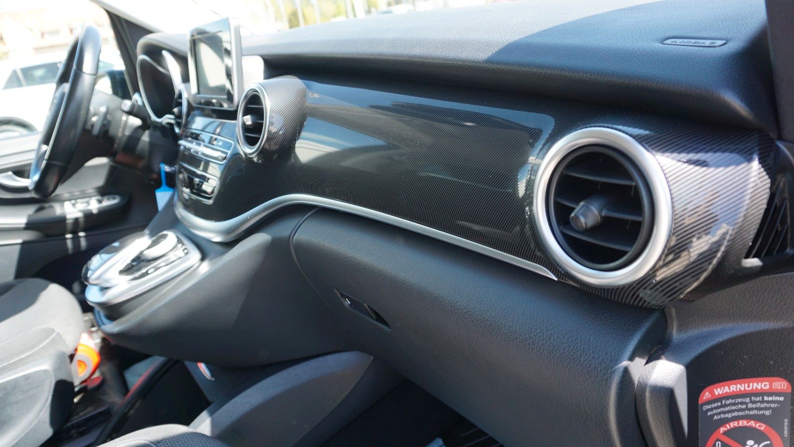Fahrzeugabbildung Mercedes-Benz V 220d EDITION lang  7 Sitze,Navi,AHK,SR+WR