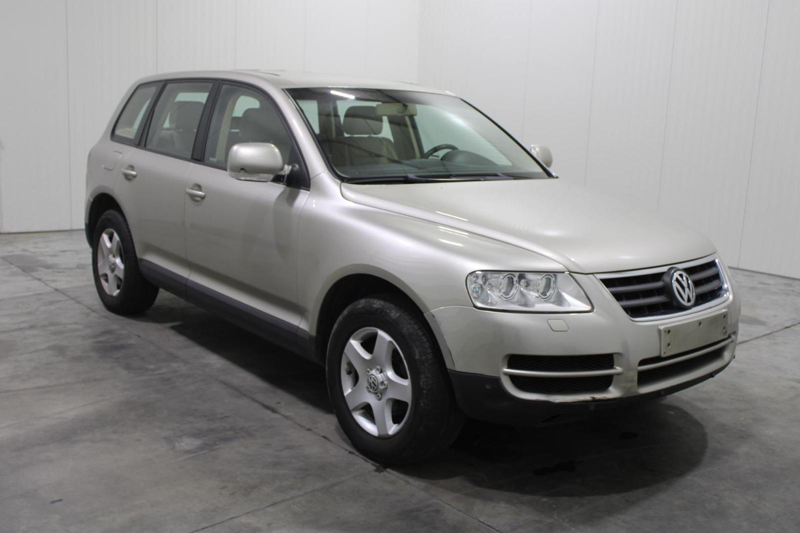 Volkswagen Touareg 2004 — rear view