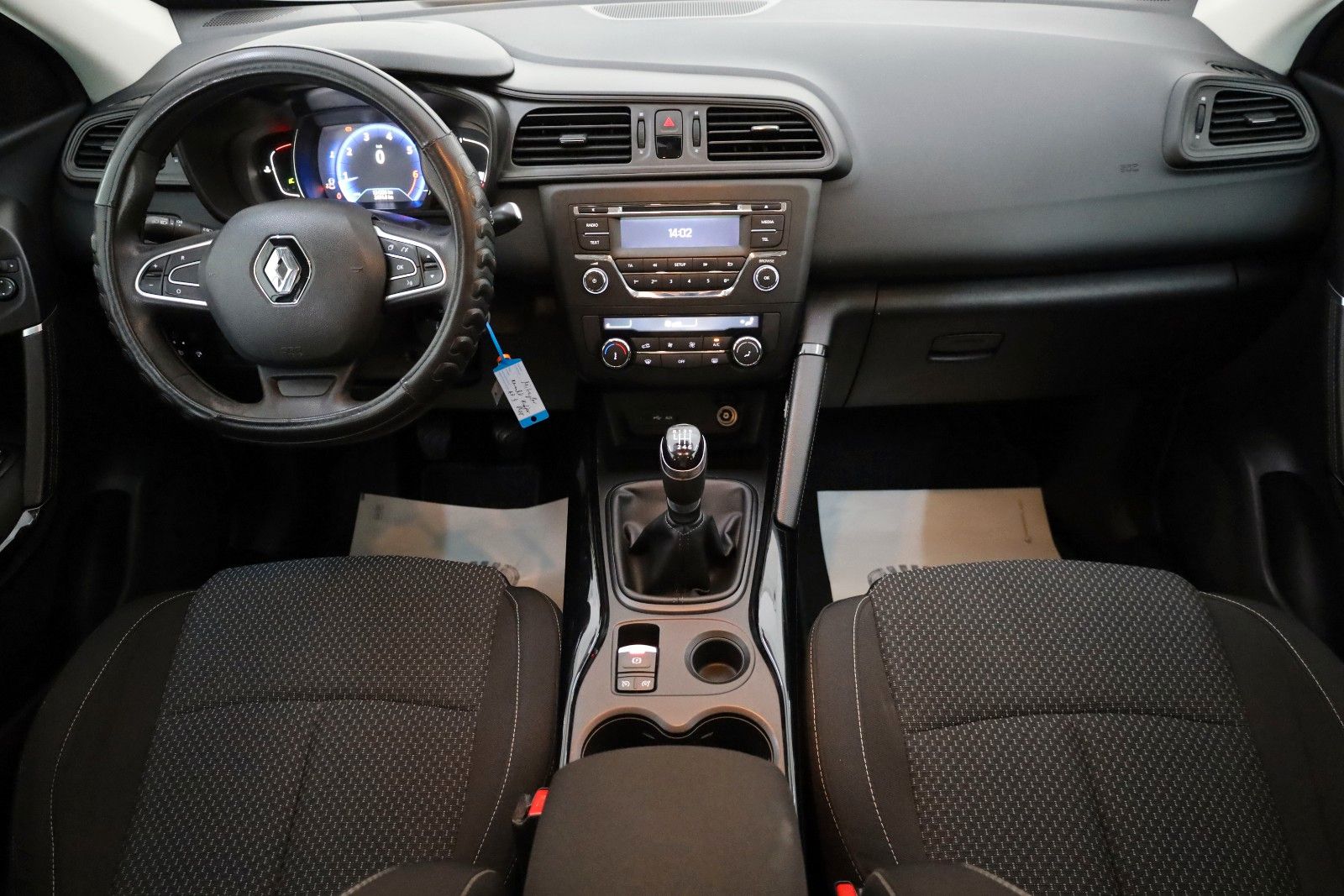 Fahrzeugabbildung Renault Kadjar Life Klima,AHK,8 fach bereift