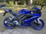 Yamaha YZF R125 (Special Edition Königsblau) - YAMAHA YZF R1 SP