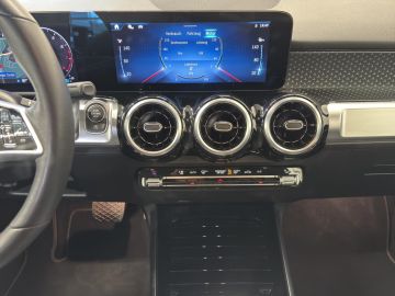Mercedes GLB 200 - 10