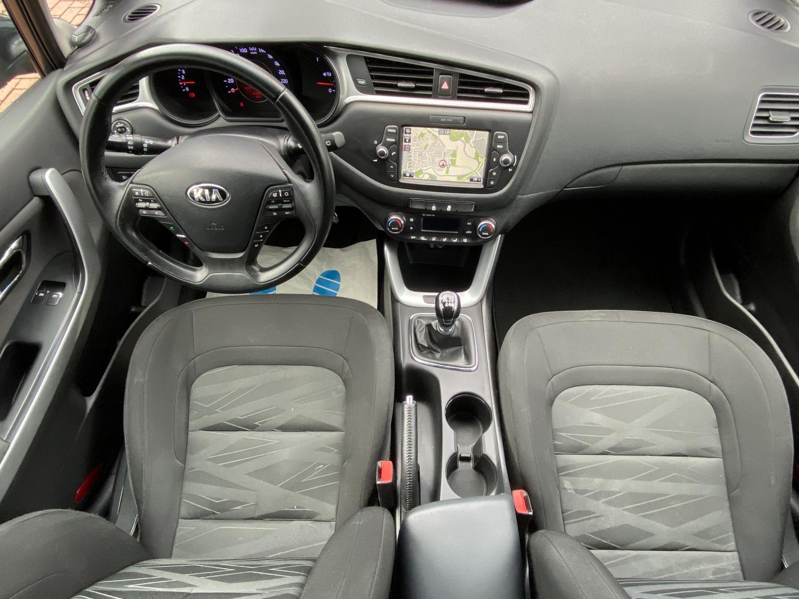 Kia Cee'd Sportswagon Attract AHK Kamera PDC Klima N