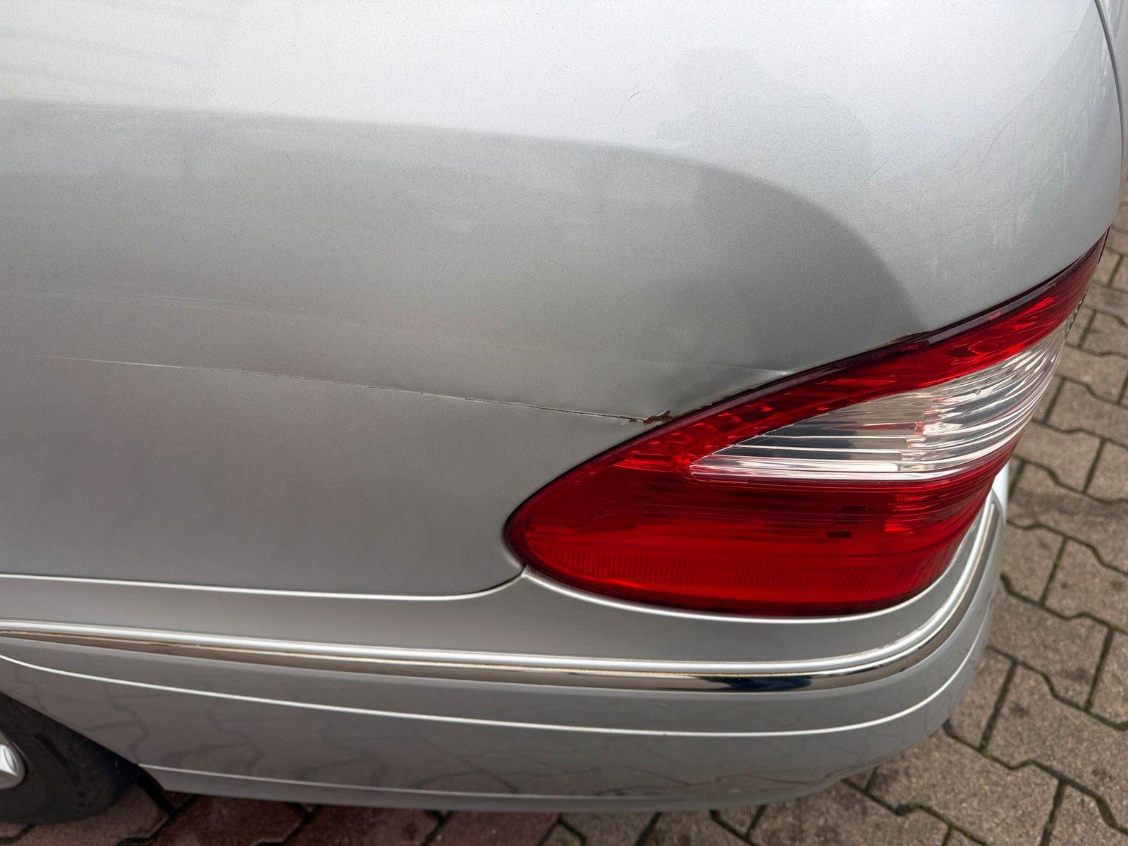 Mercedes-Benz E280 2005 — photo 11
