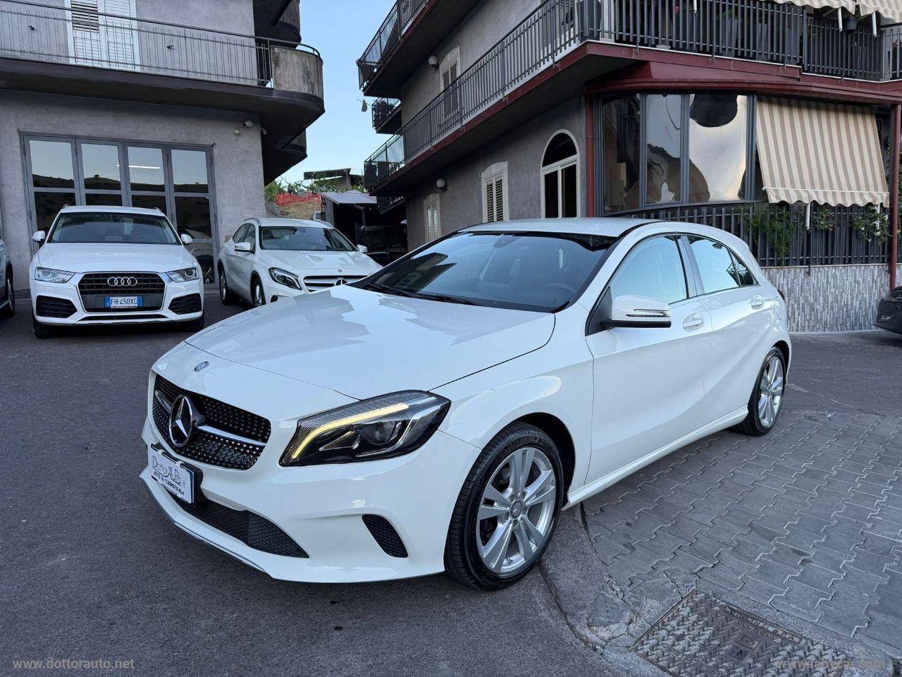 MERCEDES-BENZ MERCEDES-BENZ A 180 d Premium